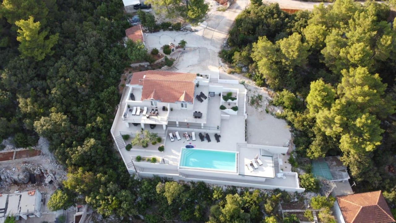 Holiday Hvar Vrbanj 外观 照片