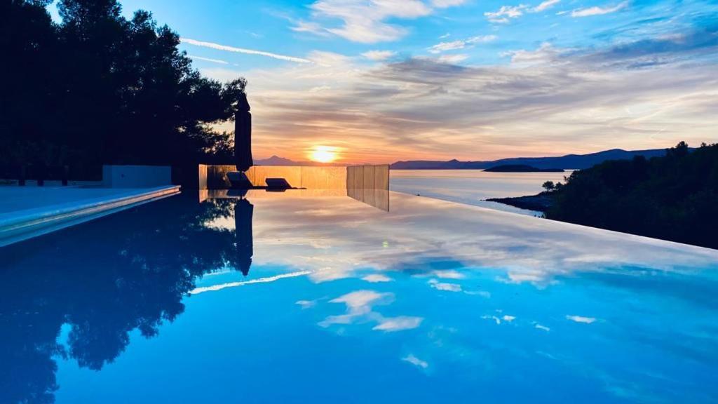Holiday Hvar Vrbanj 外观 照片