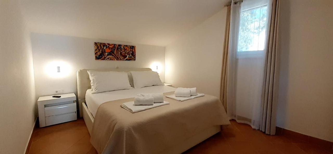 Holiday Hvar Vrbanj 外观 照片