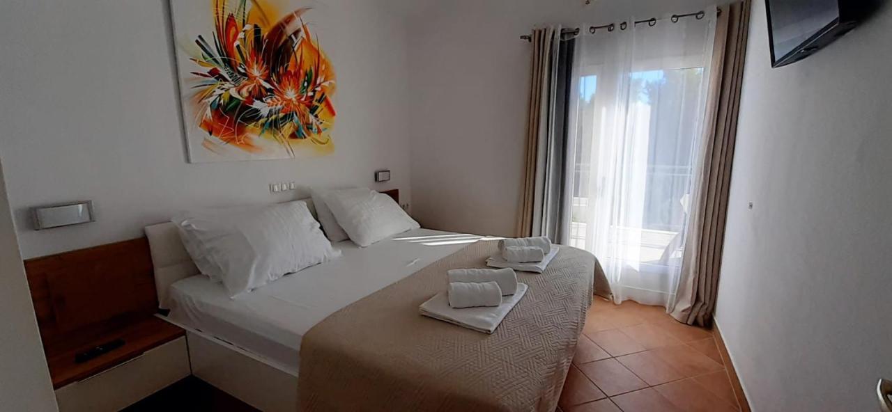 Holiday Hvar Vrbanj 外观 照片