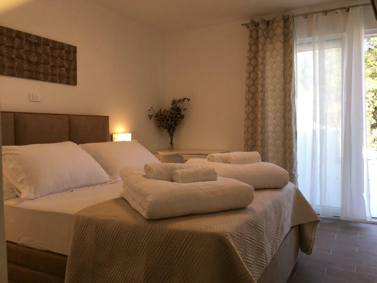 Holiday Hvar Vrbanj 外观 照片