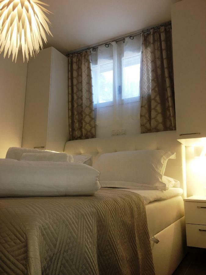 Holiday Hvar Vrbanj 外观 照片