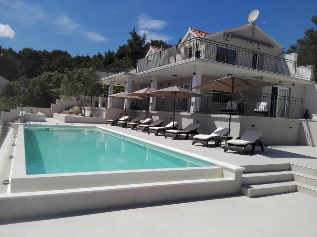 Holiday Hvar Vrbanj 外观 照片